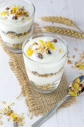 photodune-9923488-a-muesli-and-yoghurt-breakfast-.jpg